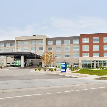 Holiday Inn Express & Suites Madison By Ihg Esterno foto