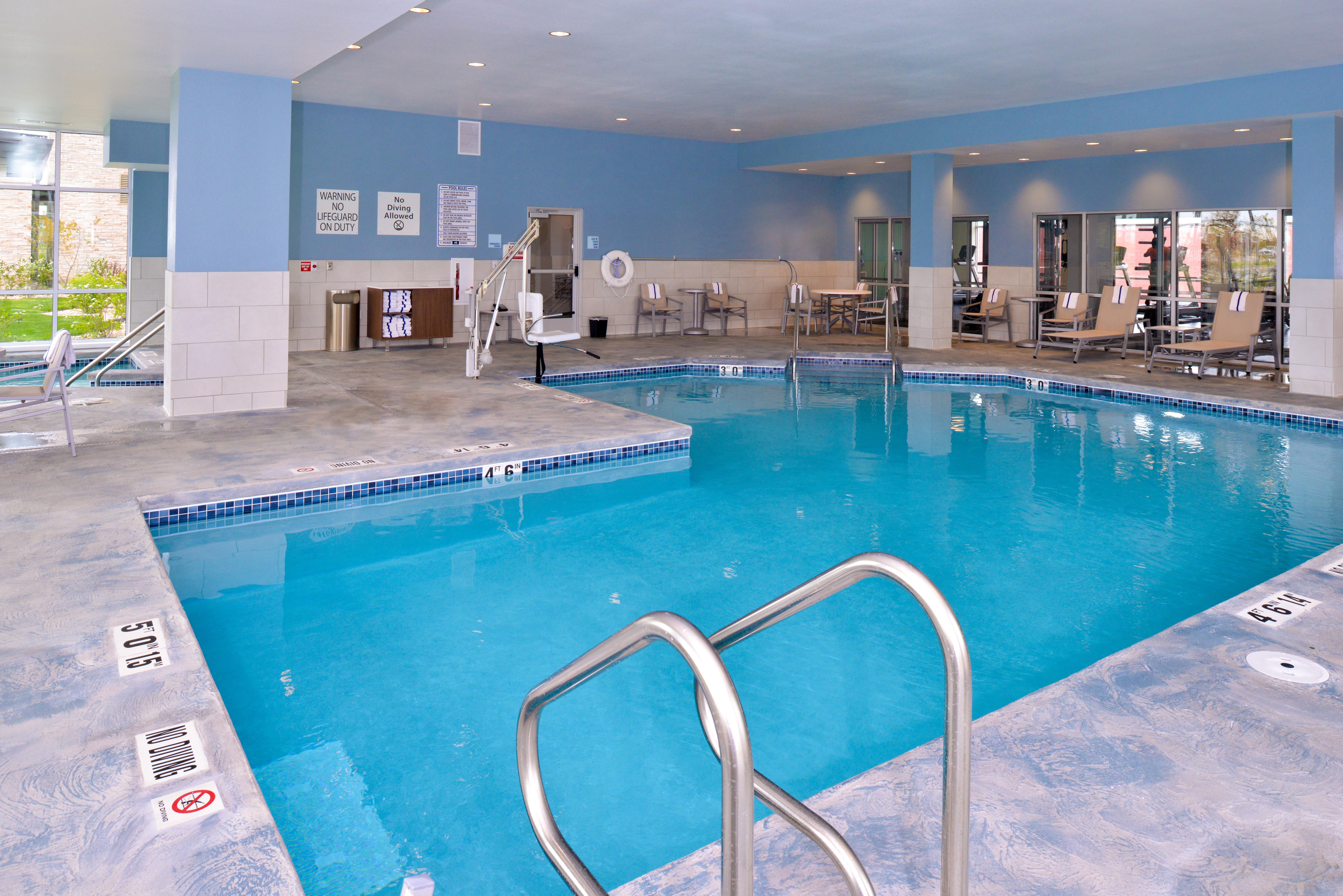 Holiday Inn Express & Suites Madison By Ihg Esterno foto