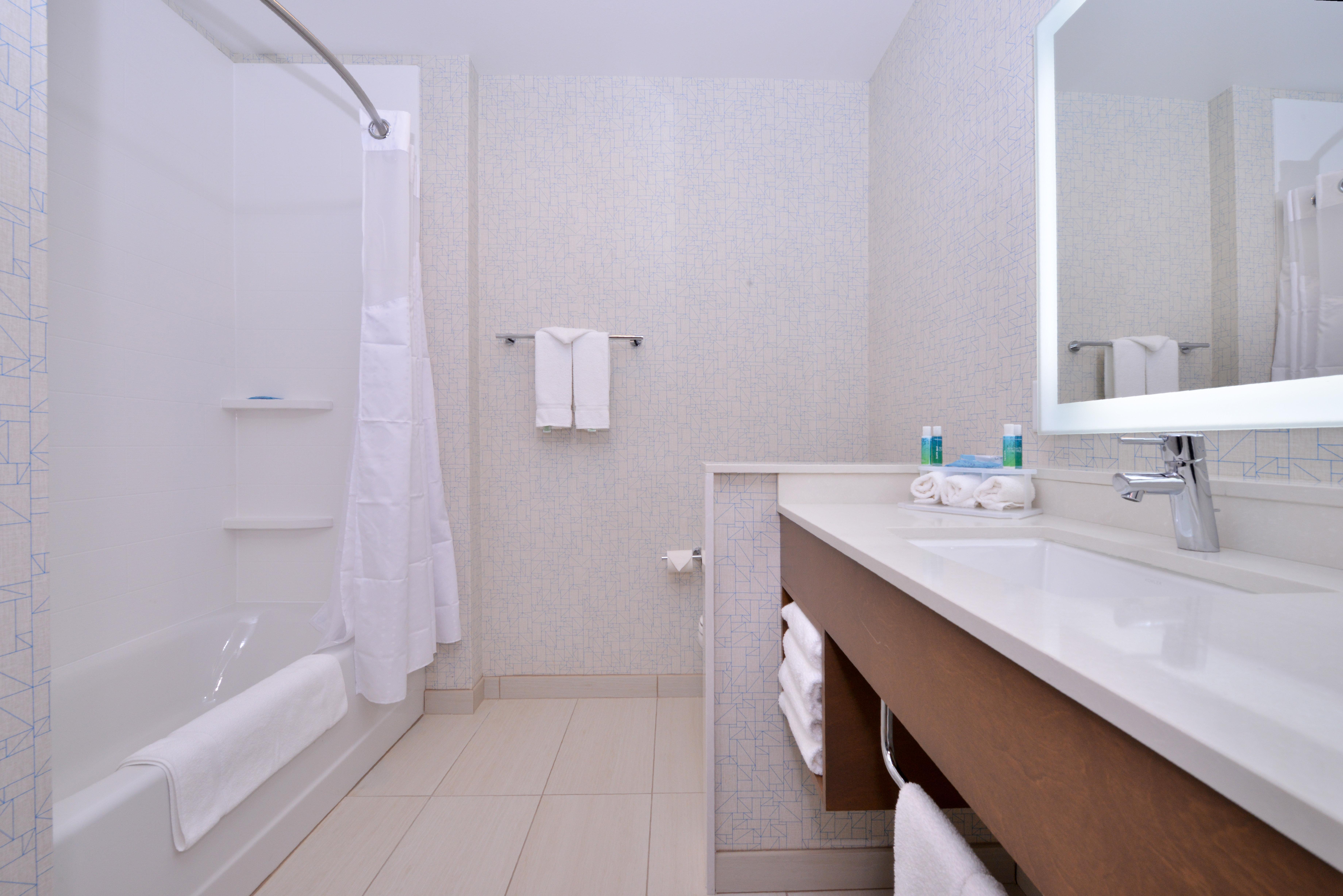Holiday Inn Express & Suites Madison By Ihg Esterno foto