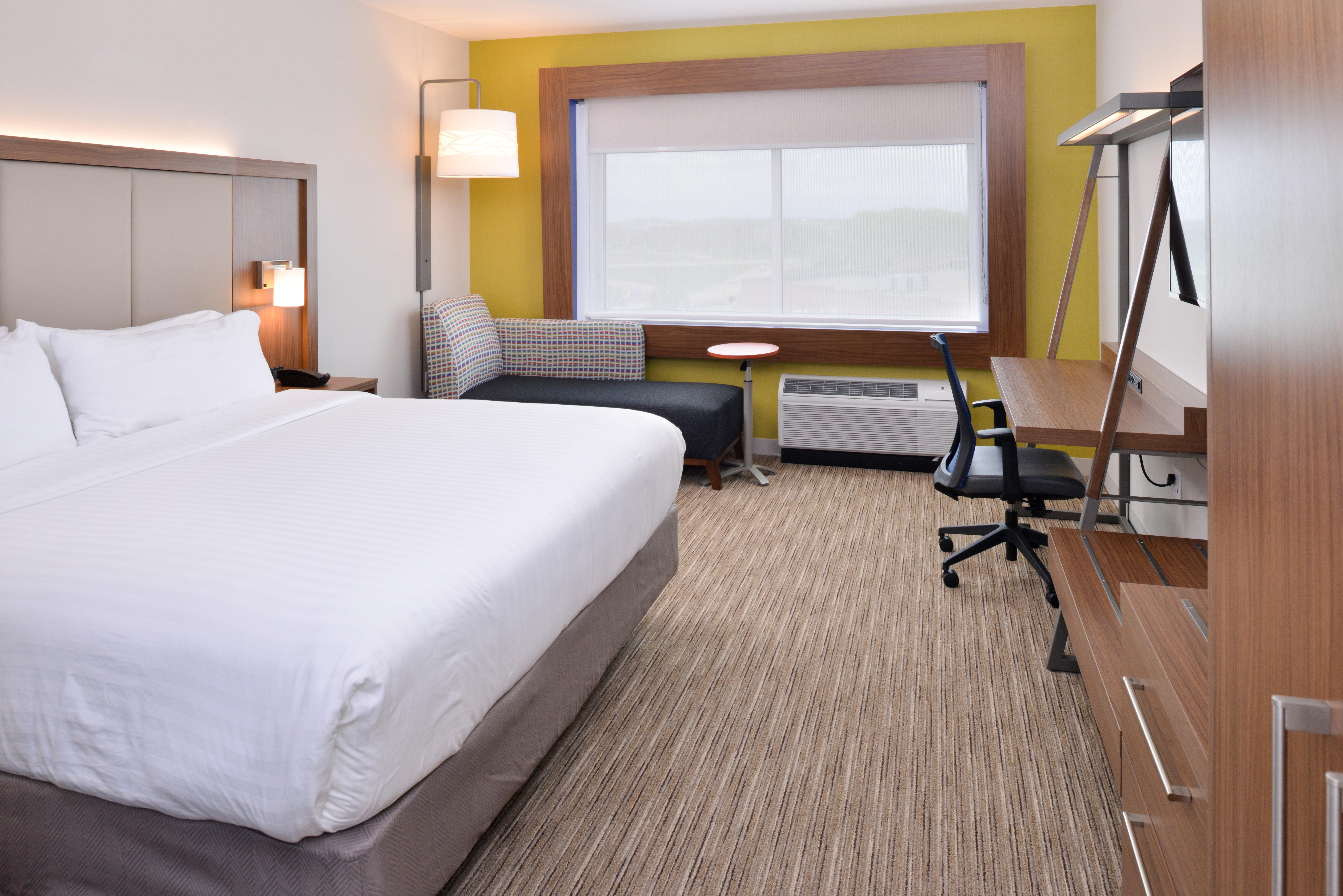 Holiday Inn Express & Suites Madison By Ihg Esterno foto