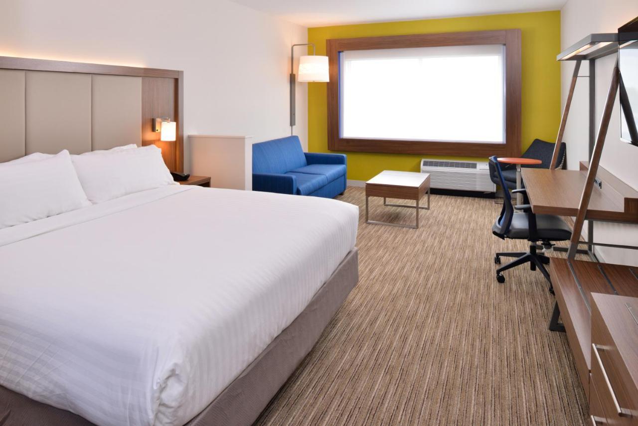 Holiday Inn Express & Suites Madison By Ihg Esterno foto